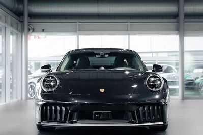 Porsche 911 Carrera 4 GTS