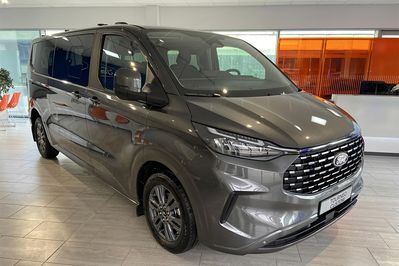 Ford Tourneo Custom 320 L2H1 Titanium A8 AWD
