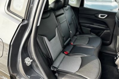 Jeep Compass 1.5 T4 Mhev Altitude Fwd S&S Dct