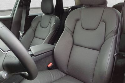 Volvo XC60 T6 Plug-In Hybrid AWD Plus Dark aut