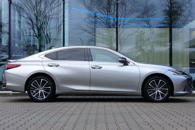 Lexus ES 300h Business Edition