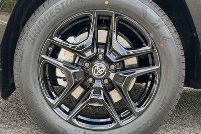Toyota RAV4 GR Sport 2.5 Hybrid Dynamic Force