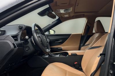 Lexus ES 300h Business Edition