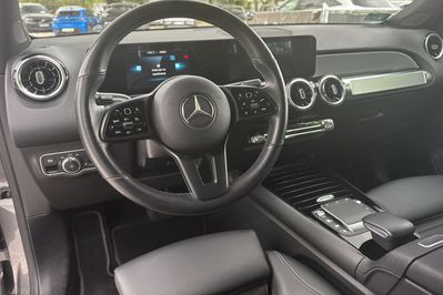 Mercedes GLB 200