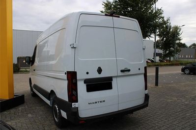 Renault Master L2H2 Extra AT9