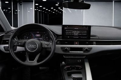 Audi A4 35 TFSI mHEV S tronic