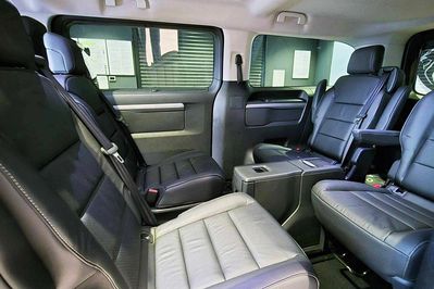 Peugeot Traveller Long L2H1 Business VIP EAT8