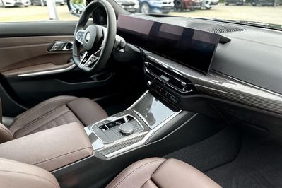 BMW Seria 3 330d xDrive M Sport
