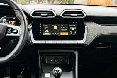 MG ZS 1.5  Standard MT