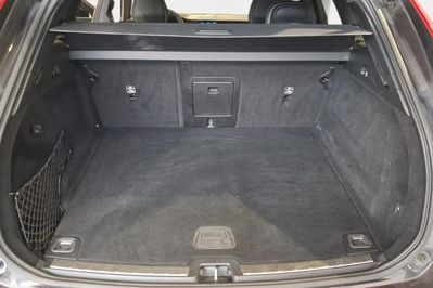 Volvo XC60 B5 B AWD Plus Dark
