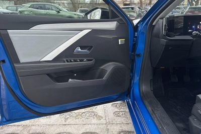 Opel Astra Elegance 1.2 T  S&S