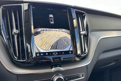 Volvo XC60 B5 B AWD Plus Dark