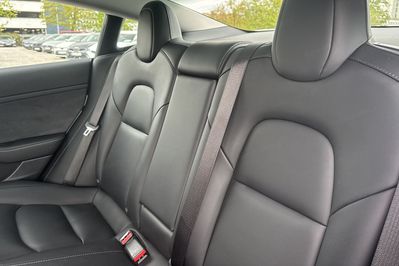 Tesla Model 3 RWD