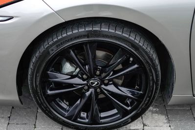 Lexus ES 300h F Sport Design 2.5 Hybrid