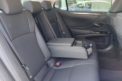 Lexus ES 300h Business Edition