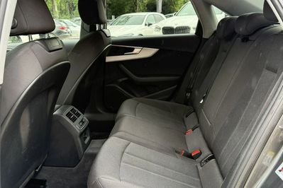Audi A4 35 TFSI mHEV S Line S tronic