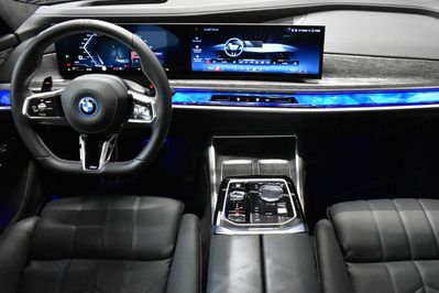 BMW Seria 7 M760e PHEV xDrive