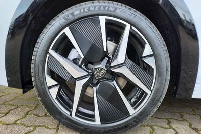 Peugeot 208 GT eDCS 1.2 mHEV