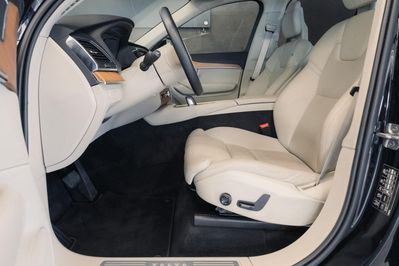 Volvo XC90 B5 D AWD Momentum Pro