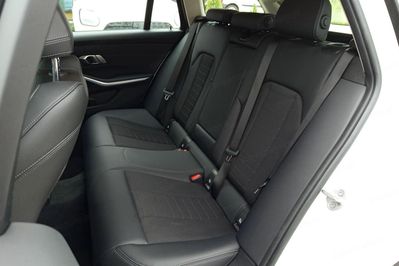 BMW Seria 3 318i aut