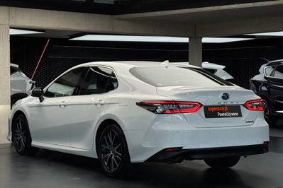 Toyota Camry 2.5 Hybrid Executive CVT