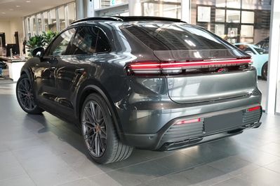 Porsche Macan 4