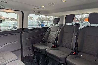 Ford Tourneo Custom L2H1 AT