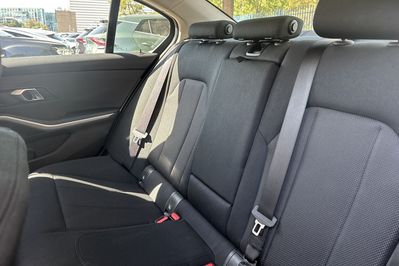 BMW Seria 3 318i