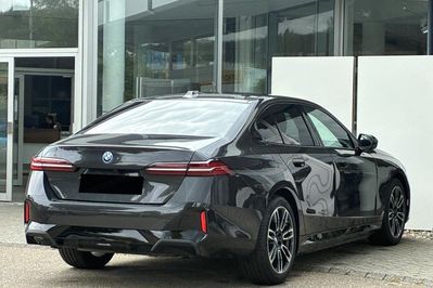 BMW Seria 5 530e xDrive M Sport