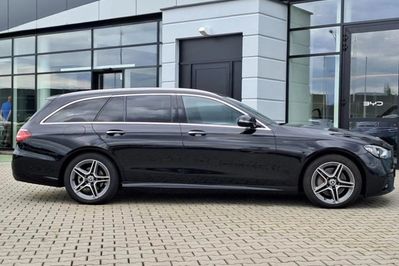 Mercedes Klasa E Kombi 220 d AMG Line
