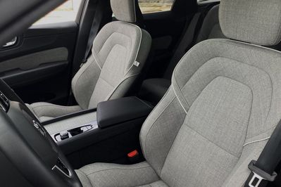 Volvo XC60 T8 Plug-In Hybrid AWD Ultra Dark aut