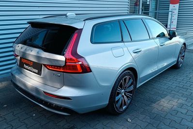 Volvo V60 T6 AWD Plug-In Hybrid Plus Dark