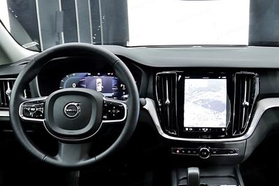 Volvo S60 B5 B AWD Plus Dark aut