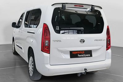 Toyota Proace City Verso Long L2H1 Business
