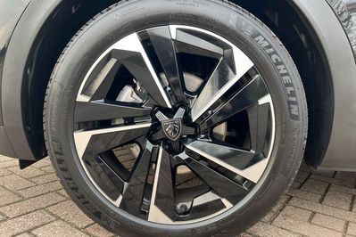 Peugeot 408 Business 1.2 mHEV e-DSC6