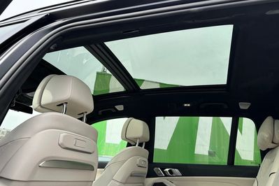 BMW X7 M60i xDrive mHEV sport-aut