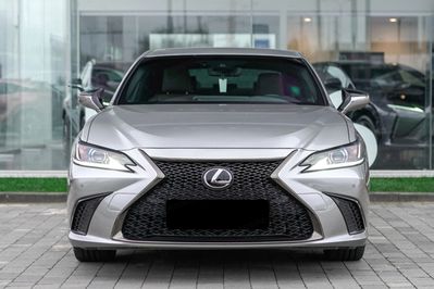 Lexus ES 300h F Sport Design 2.5 Hybrid