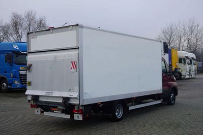 Iveco Daily Hi-Matic Kontener + Winda
