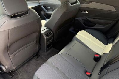 Peugeot 408 Allure e-DCS 1.2 mHEV