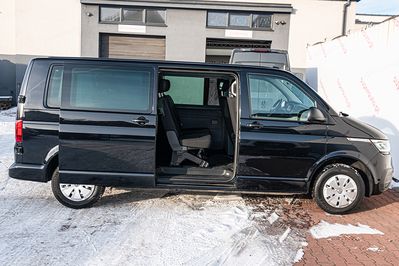Volkswagen Caravelle T6.1 L2H1 AT