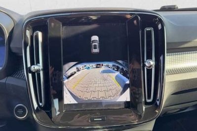 Volvo XC40 B3 Plus Dark