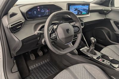 Peugeot 2008 ALLURE 1.2 PureTech