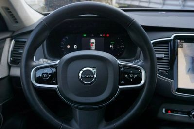 Volvo XC90 T8 AWD Plug-In Hybrid Ultimate Dark 7os aut