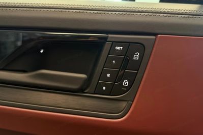 Porsche Cayenne E-Hybrid Black Edition