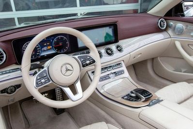 Mercedes Klasa E E 220 d Kabriolet 4-Matic 9G-TRONIC