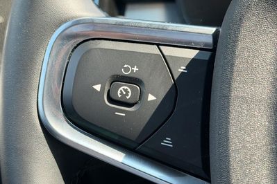 Volvo XC40 B3 Plus Dark aut