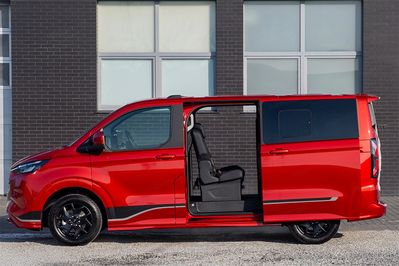 Ford Tourneo Custom L1H1 PHEV Sport AT