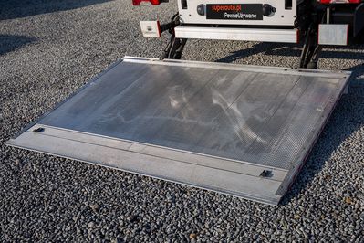 Volkswagen Crafter Kontener 8EP + Winda