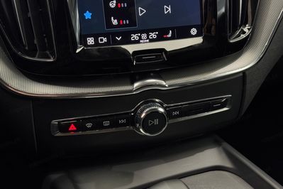 Volvo XC60 B5 B AWD Plus Dark