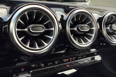 Mercedes CLA 200 AMG Line Shooting Brake